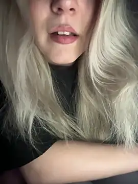 SUSELLAM1 online show from April 2026 05:52:02 PM