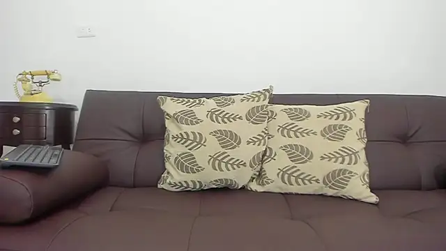 Amir mikelsen online show from February 2025 01:02:01 PM