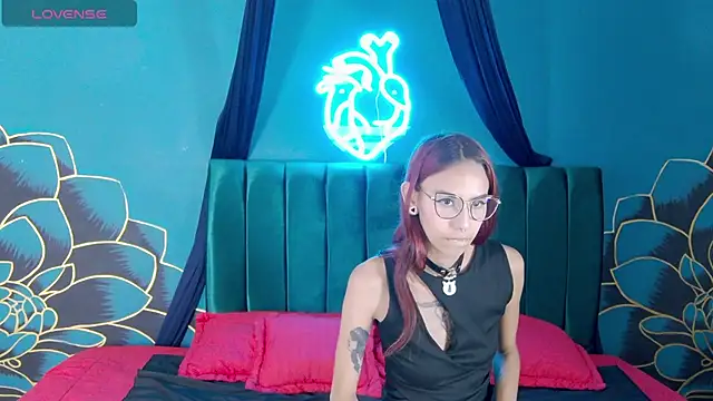 Lunamistyc online show from October 2025 07:42:02 PM