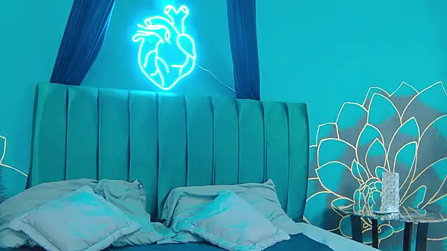 Lunamistyc online show from February 2026 08:07:02 PM