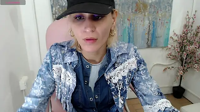 ariana crazzy online show from December 2024 05:54:02 PM