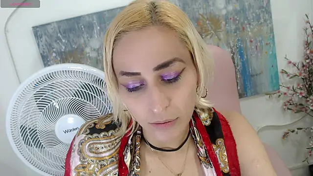 ariana crazzy online show from January 2025 09:30:02 PM