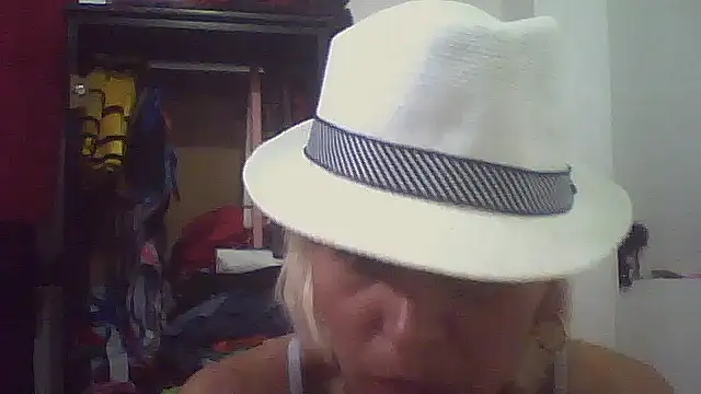 ariana crazzy online show from January 2026 01:24:02 PM