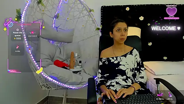 Goddess  Lilith online show from November 2025 08:51:01 PM