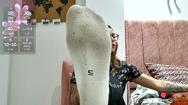 Emmy petit online show from February 2026 02:21:02 AM