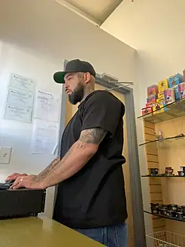 Snapshot of jr91esl chatting on February 2025 09:37:01 PM jr91esl online show from February 2025 09:37:01 PM