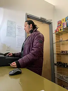 Snapshot of jr91esl chatting on February 2025 04:14:02 PM jr91esl online show from February 2025 04:14:02 PM