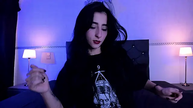 Snapshot of RomeroMoon chatting on December 2024 07:34:02 PM RomeroMoon online show from December 2024 07:34:02 PM