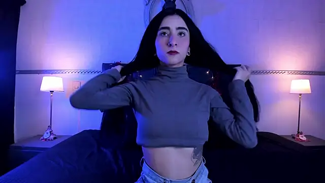 Snapshot of RomeroMoon chatting on December 2024 04:19:02 PM RomeroMoon online show from December 2024 04:19:02 PM