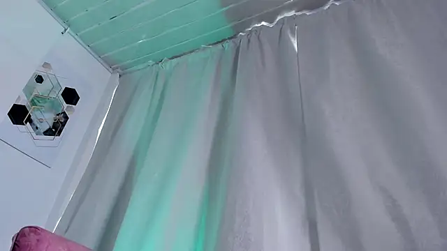 LaylaJewel online show from January 2026 05:27:02 PM