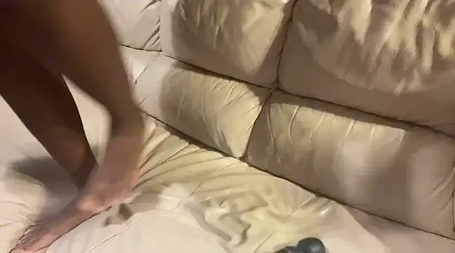 iveedie017 online show from December 2024 09:05:02 PM