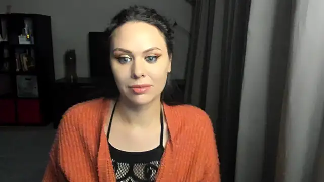 MollyCheiz online show from December 2024 02:05:01 AM