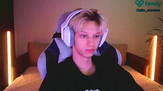 Ostin meow online show from February 2025 01:25:01 PM