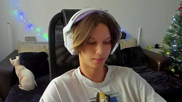 Ostin meow online show from December 2025 05:49:02 AM