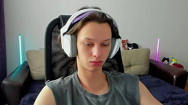 Ostin meow online show from February 2026 07:53:02 AM