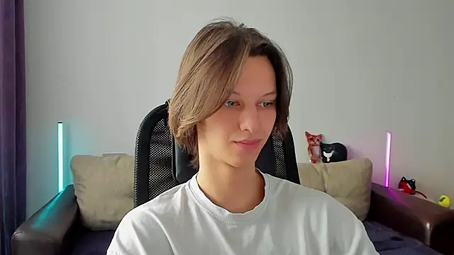 Ostin meow online show from March 2026 07:26:01 AM