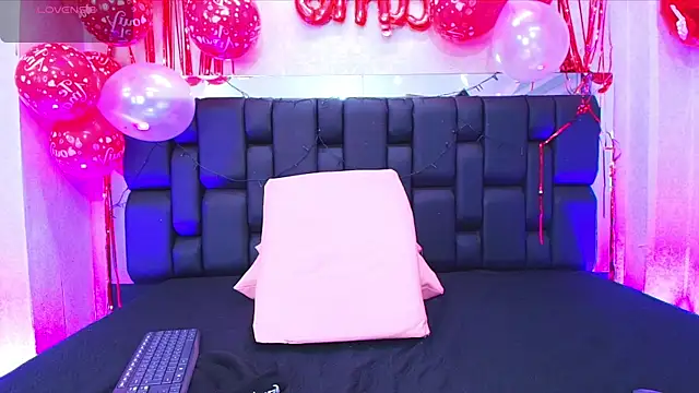 Snapshot of canela_oss chatting on February 2025 12:00:02 PM canela oss online show from February 2025 12:00:02 PM