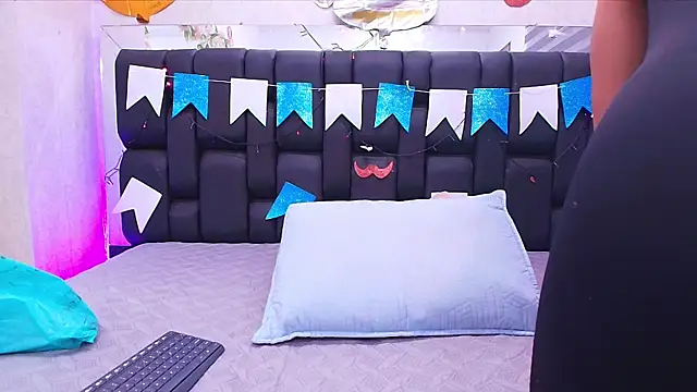 Snapshot of canela_oss chatting on September 2025 11:59:01 AM canela oss online show from September 2025 11:59:01 AM