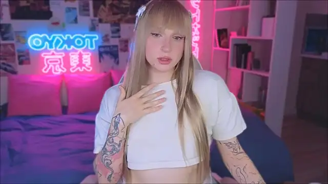 p1nkvenom online show from March 2025 07:06:01 PM