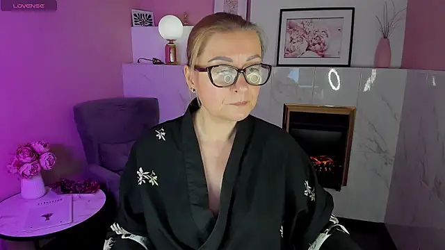 AlexandraKind online show from February 2025 04:39:02 PM