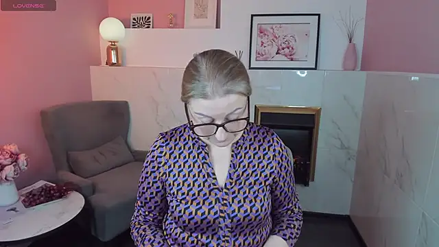 AlexandraKind online show from February 2025 12:34:02 PM