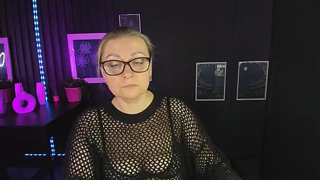 AlexandraKind online show from March 2025 04:46:01 PM