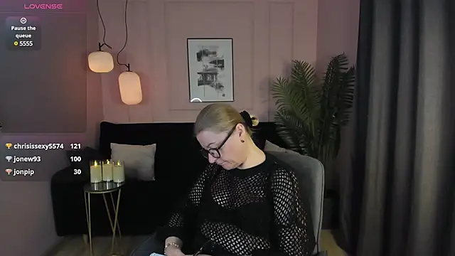 AlexandraKind online show from March 2025 03:24:01 AM