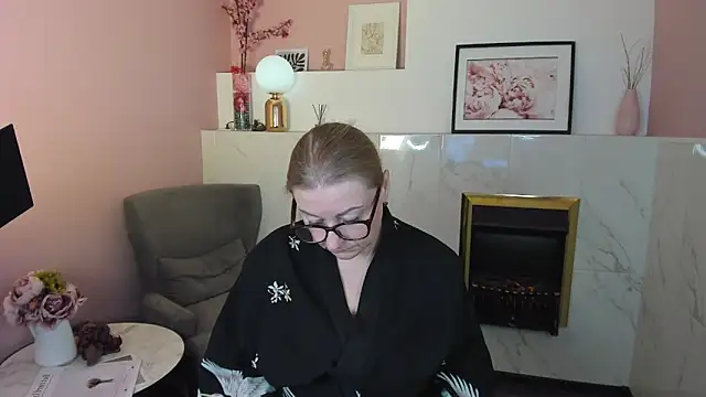 AlexandraKind online show from March 2025 06:21:02 AM