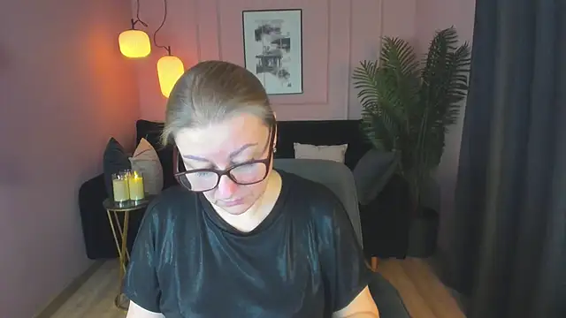 AlexandraKind online show from March 2025 01:50:02 PM