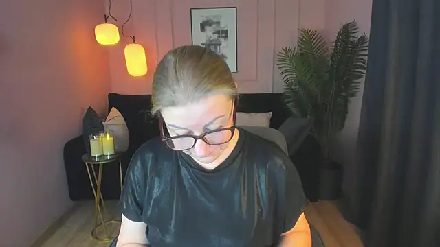 AlexandraKind online show from March 2025 04:54:02 PM