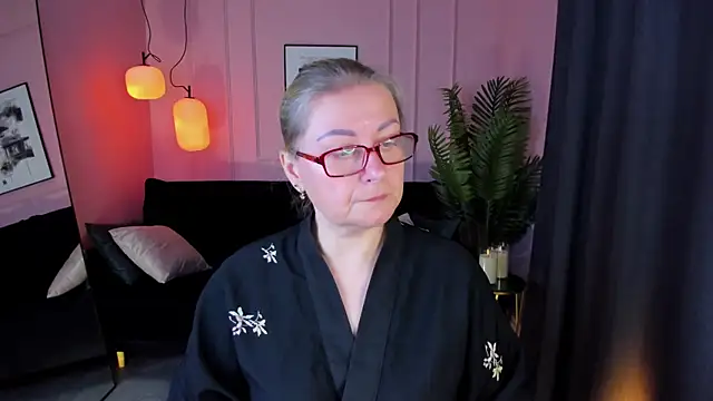 AlexandraKind online show from September 2025 01:35:01 PM