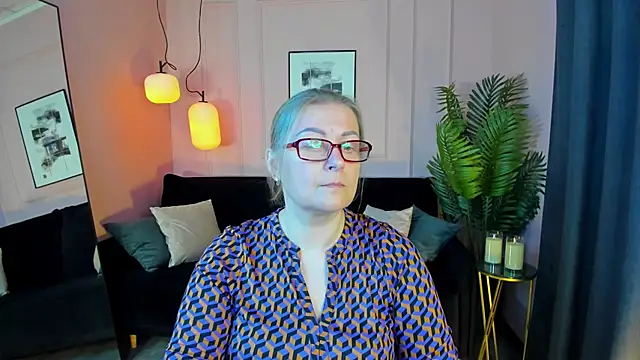 AlexandraKind online show from October 2025 01:42:02 PM