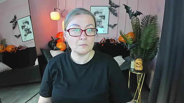 AlexandraKind online show from October 2025 08:43:01 PM