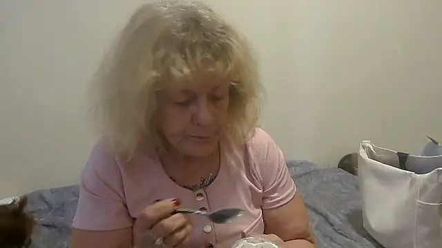 Snapshot of housewife_shantie chatting on September 2025 12:54:01 PM housewife shantie online show from September 2025 12:54:01 PM