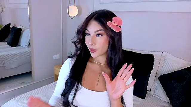 EymiCuper online show from October 2025 07:14:02 PM