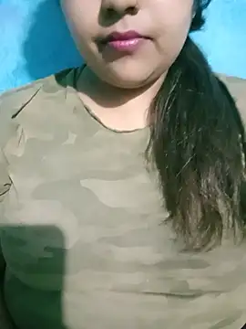 Snapshot of Love-Veronica chatting on July 2026 06:17:02 PM Love-Veronica online show from July 2026 06:17:02 PM