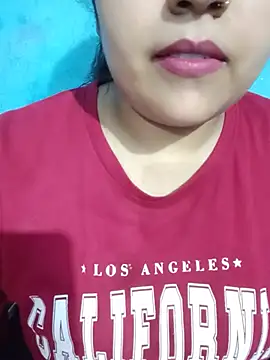 Snapshot of Love-Veronica chatting on July 2026 05:44:01 PM Love-Veronica online show from July 2026 05:44:01 PM