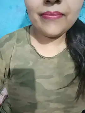 Snapshot of Love-Veronica chatting on July 2026 06:07:01 PM Love-Veronica online show from July 2026 06:07:01 PM