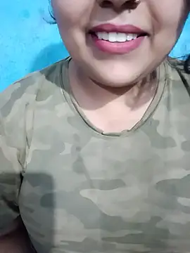 Snapshot of Love-Veronica chatting on August 2026 06:11:01 PM Love-Veronica online show from August 2026 06:11:01 PM
