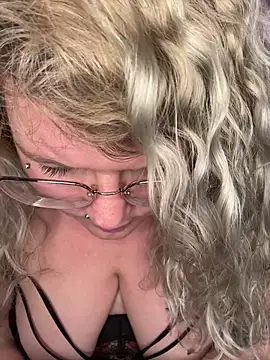 CurvyAnonymousGirl89 online show from February 2025 07:42:02 PM