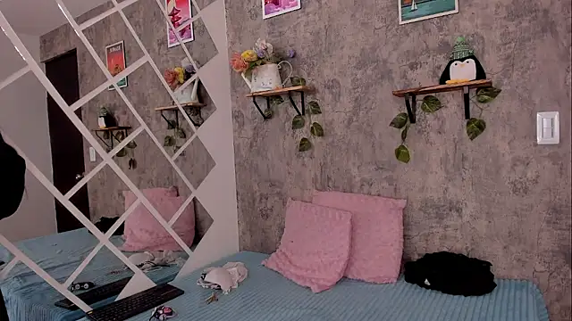 Snapshot of Megan_sophia2 chatting on March 2025 12:47:02 PM Megan sophia2 online show from March 2025 12:47:02 PM