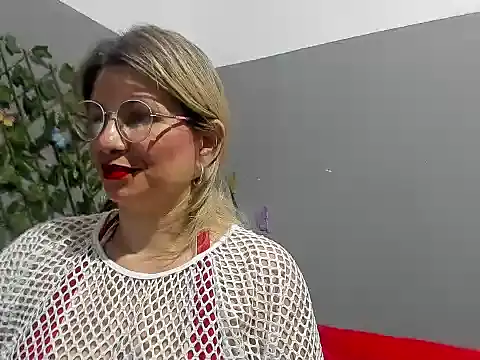 sexy bigboooty online show from December 2024 02:53:01 AM