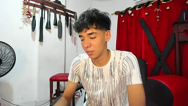 Harry LatinBoy online show from December 2024 07:59:02 PM