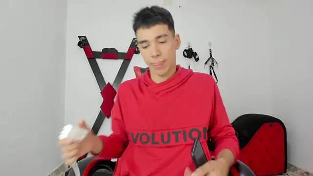 Harry LatinBoy online show from November 2025 04:01:02 PM