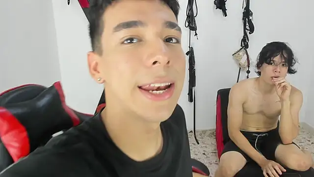 Harry LatinBoy online show from November 2025 08:31:01 PM