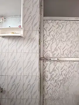 surabhi09 online show from November 2025 02:10:01 AM