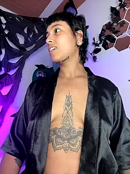 LollaByer online show from October 2025 09:05:02 PM