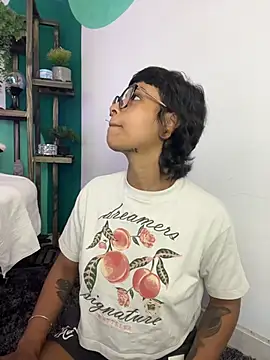 Snapshot of LollaByer chatting on December 2025 09:08:02 PM LollaByer online show from December 2025 09:08:02 PM