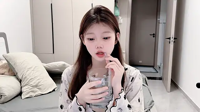 yangyang-1115 online show from September 2025 04:39:02 AM