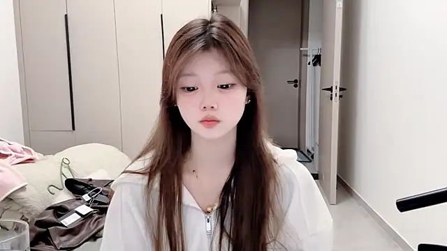 yangyang-1115 online show from October 2025 04:43:01 AM